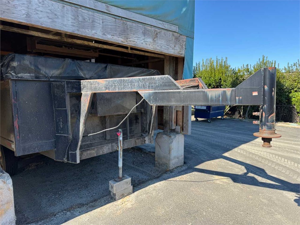 BUZ's Trailers "D814" Dump Trailer