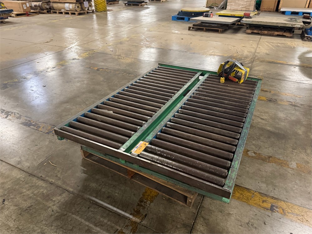 Lift Table with Conveyor