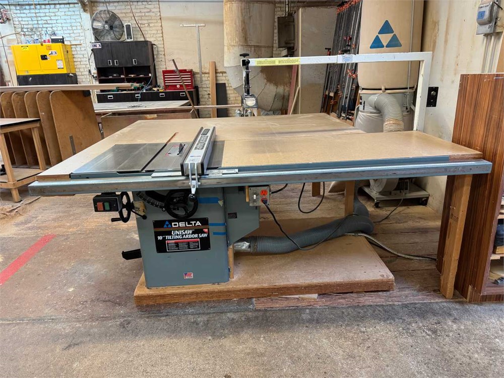 Delta "34-806" Table Saw - Unisaw