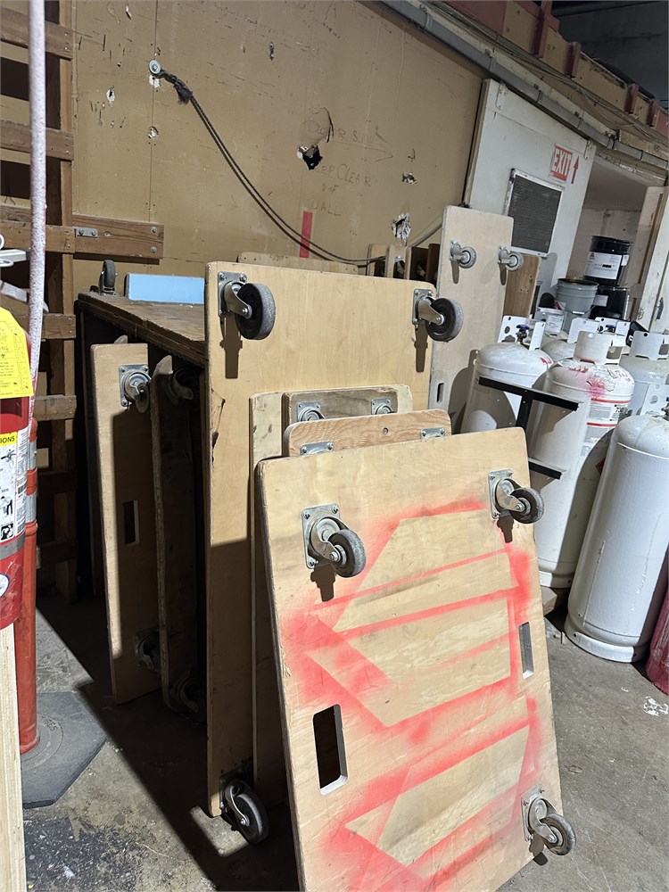 (4) Flad Bed Carts