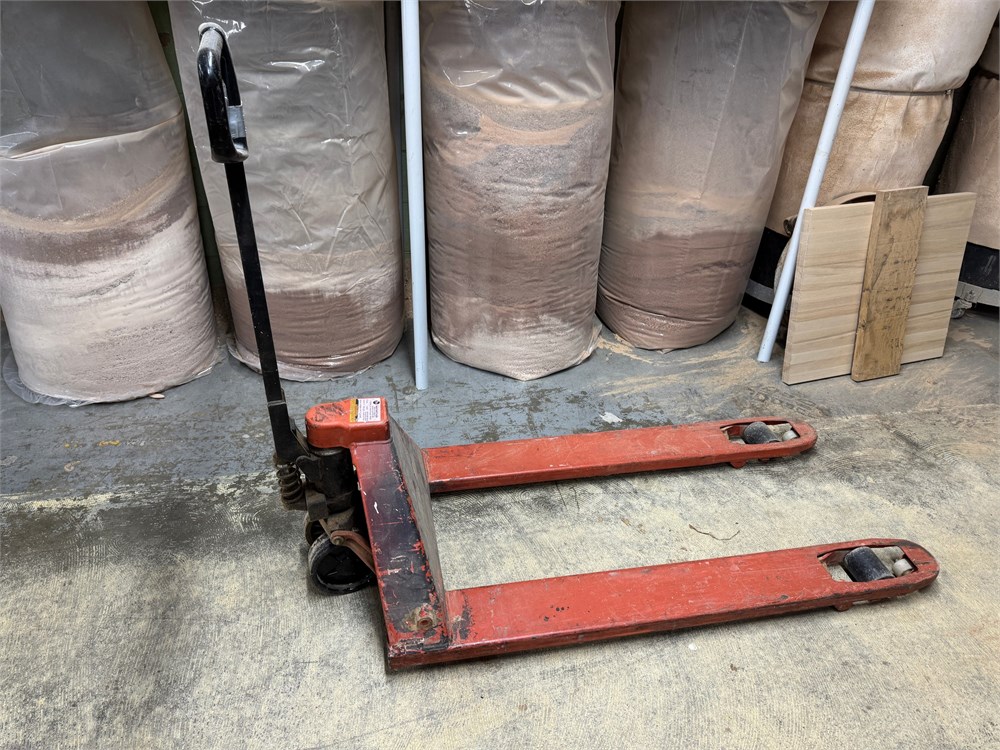 BT "L2300U" Pallet Jack