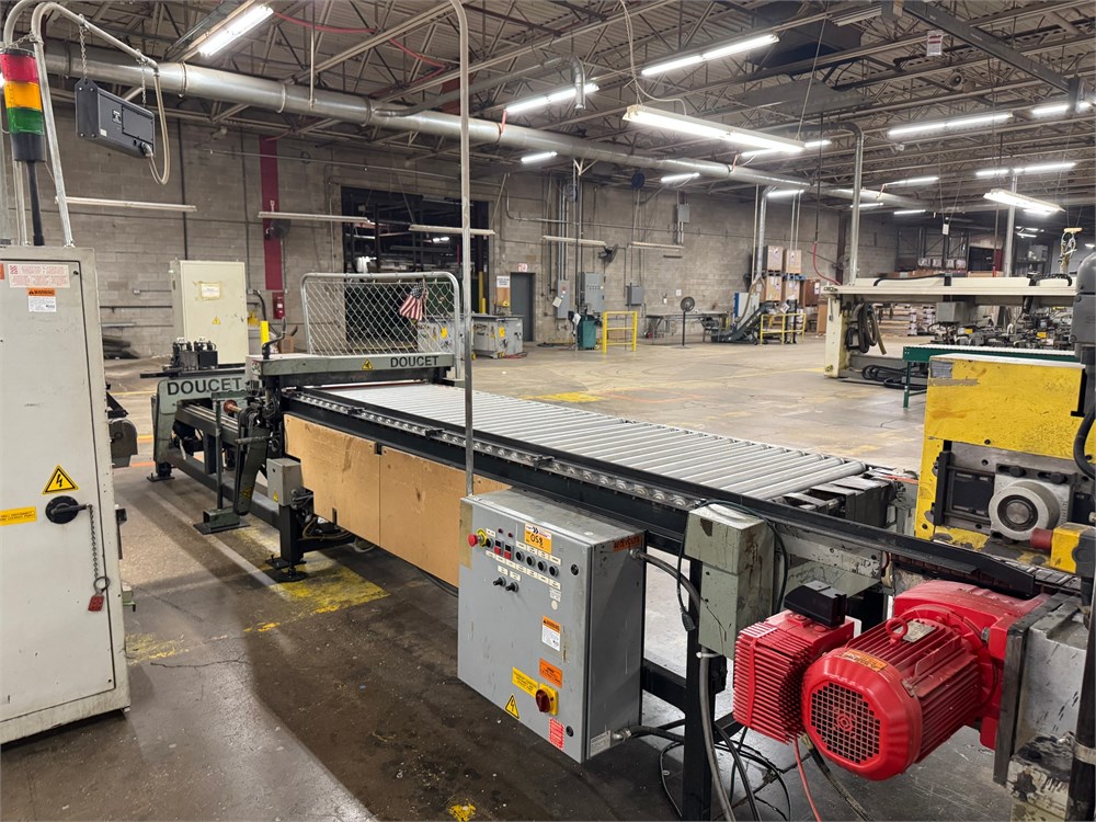 DOUCET "MSP-CR-TRFC" Lateral Feed Conveyor