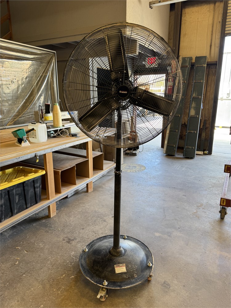 Central Machinery " 30" Pedestal" Shop Fan