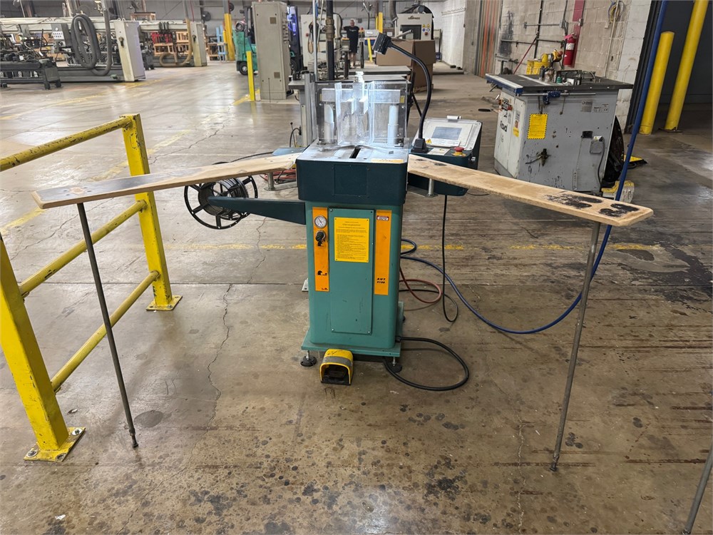 Brevetti "AUT 2000" Under Pinning V-Nailer