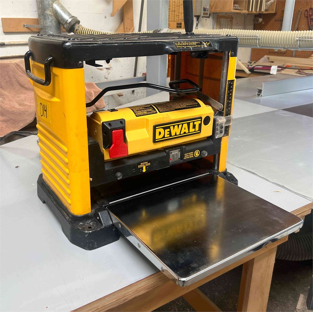 DeWalt "DW733" Thickness planer