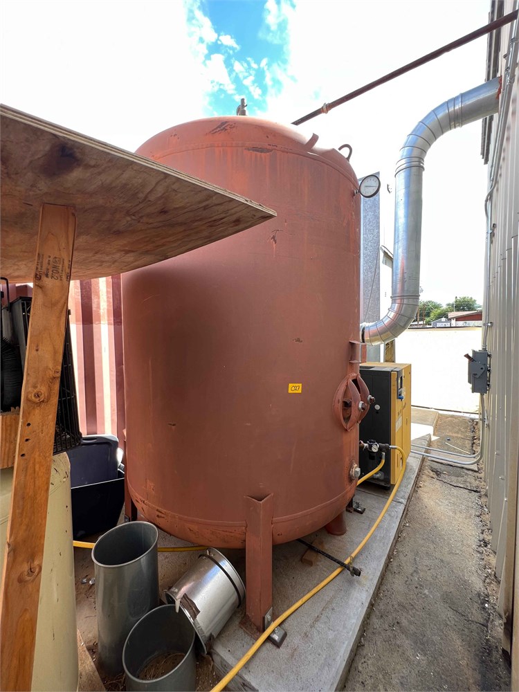 Air storage tank