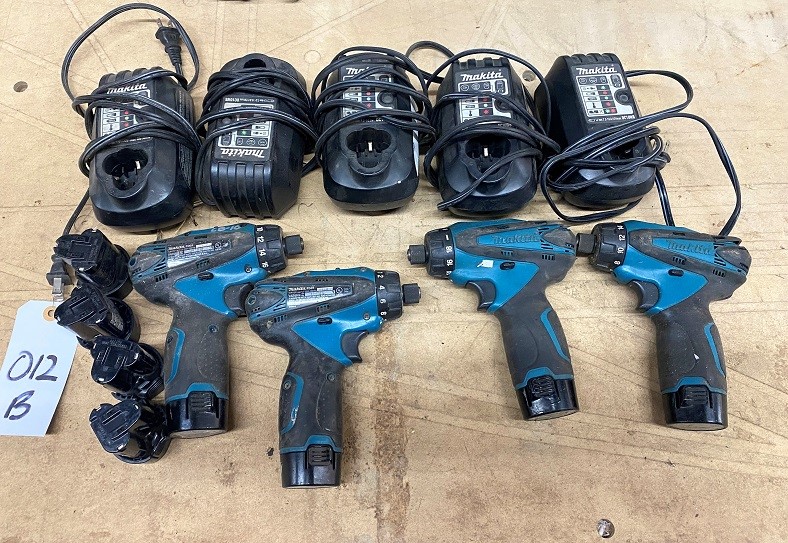 (4) Makita FDO1 Drills (5) Chargers & (4) Batteries - Tested & Working