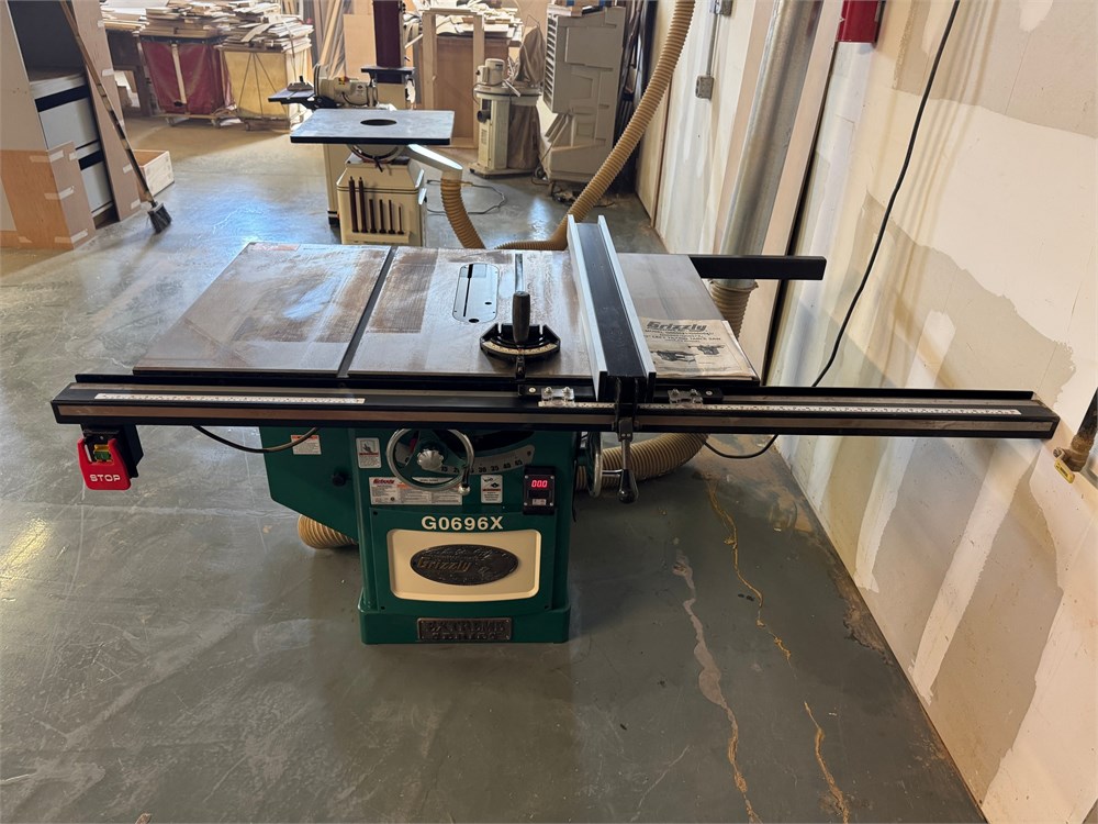 Grizzly "G0696X" Table Saw - 12"