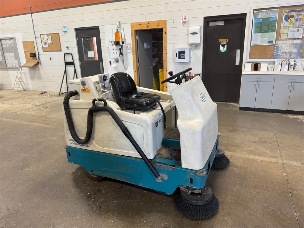 Tenant "6200" Floor Sweeper