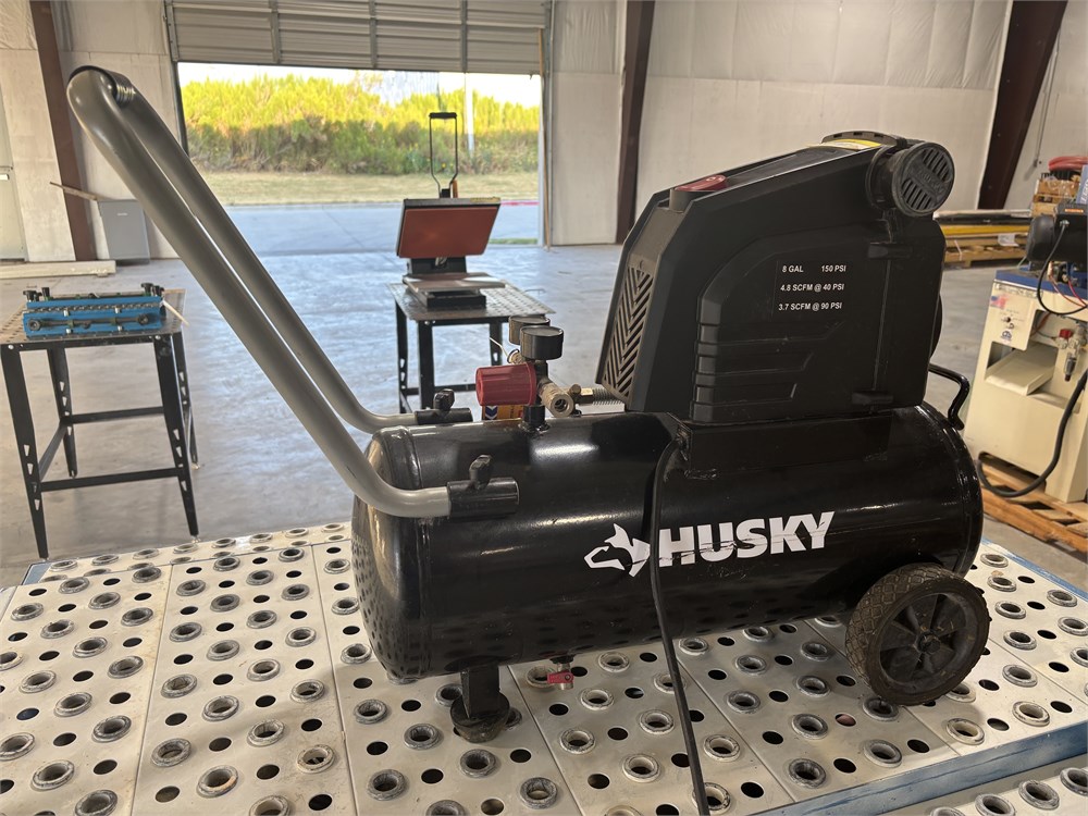 Husky "0300816" Air Compressor - Portable