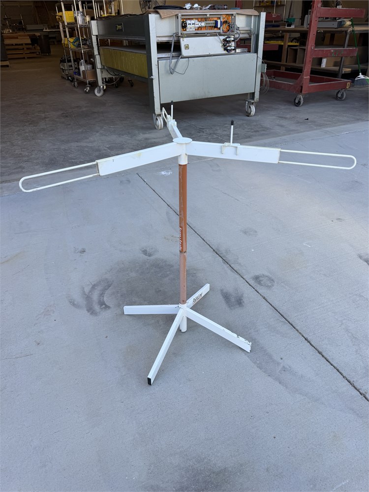 The Paint Line "Spray Wirly" Rotating Spray Table