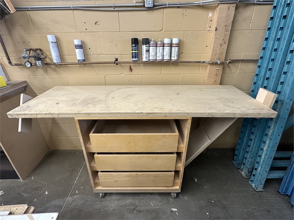 Wooden Shop Bench on Castors with 3 Drawers - Mississauga, ON