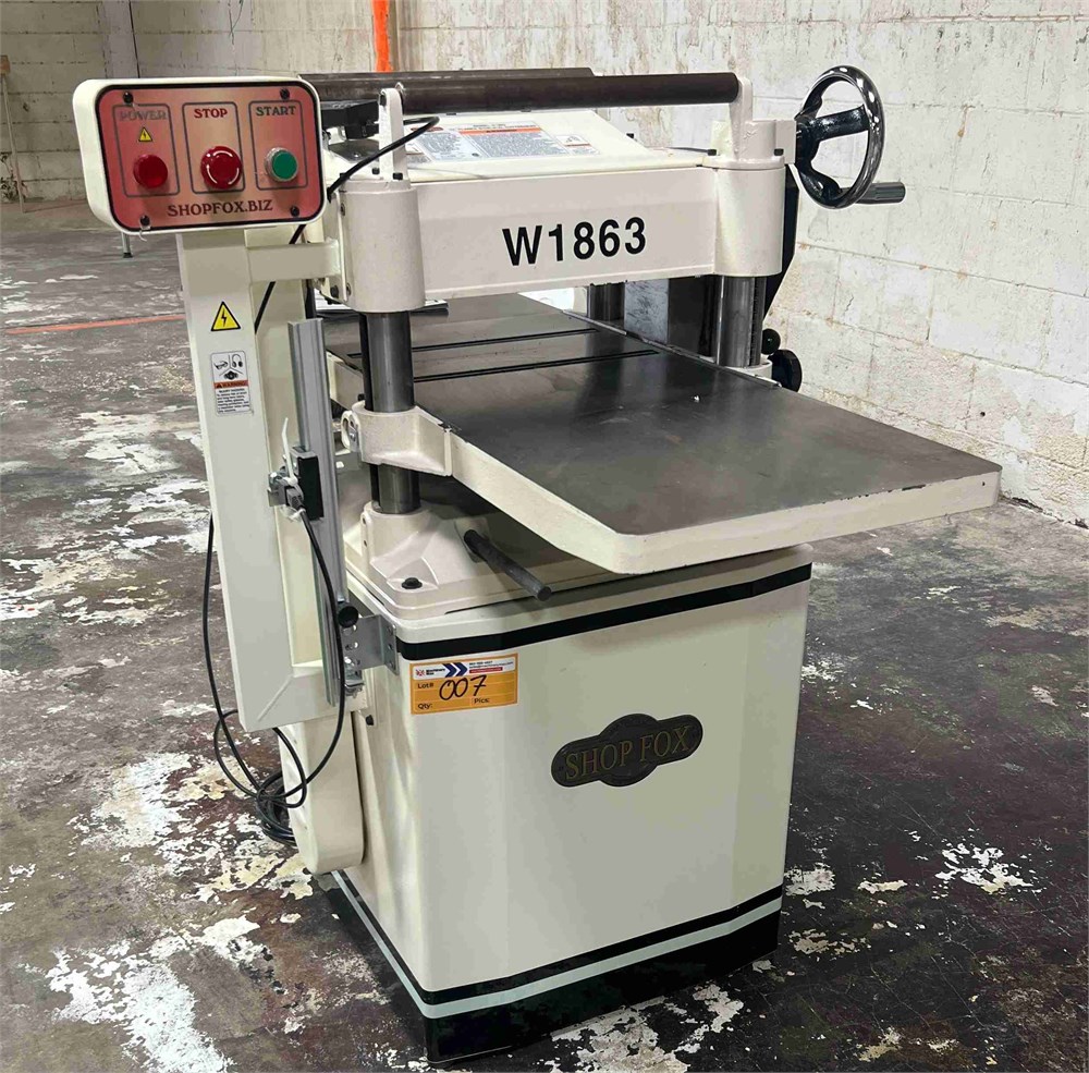 Shop Fox "W1863" 15" Helical Head Planer