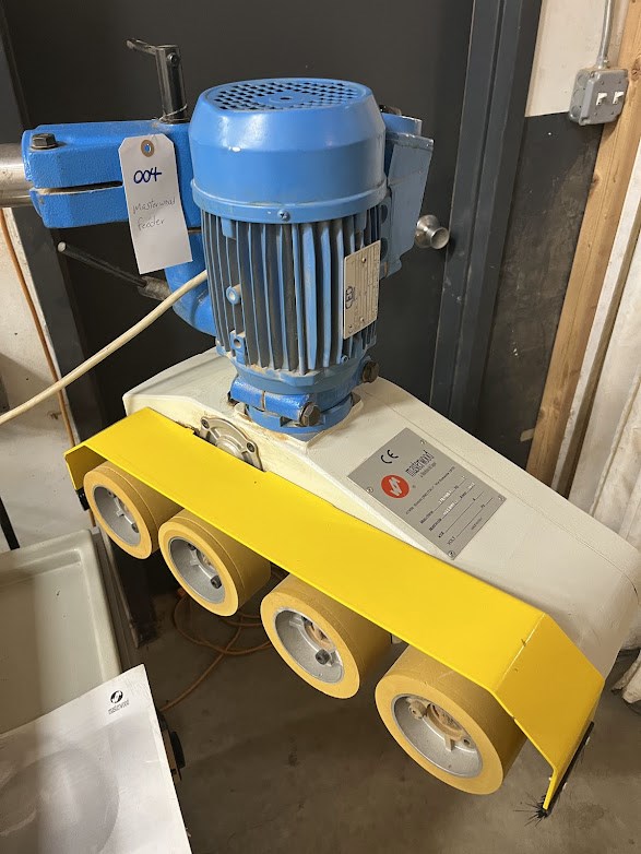 Masterwood 4 Wheel Powerfeeder