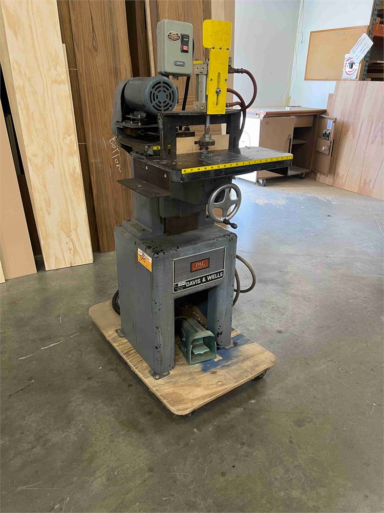Davis & Wells "DSA-70" Horizontal Boring Machine
