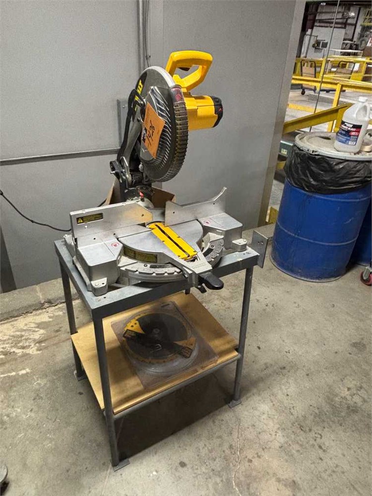 DeWalt "DW715" Miter Saw with Stand