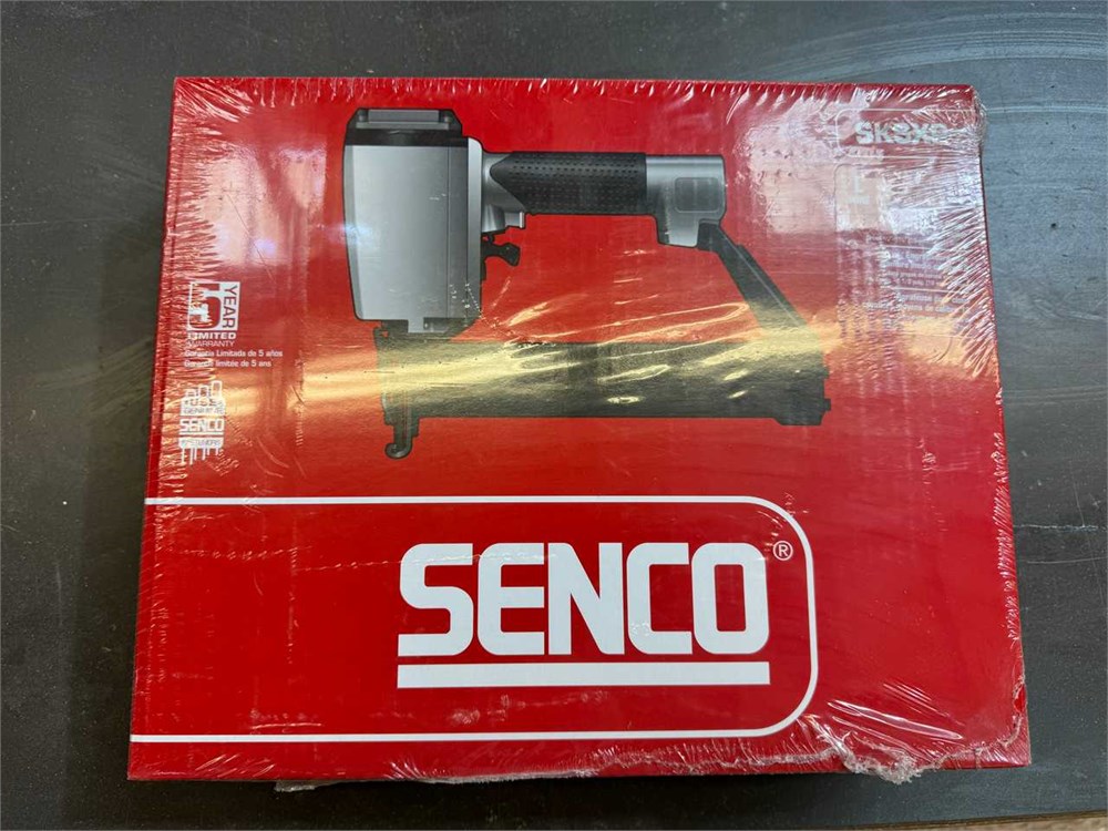 Senco "SKSXP L" Pnuematic Nail Gun
