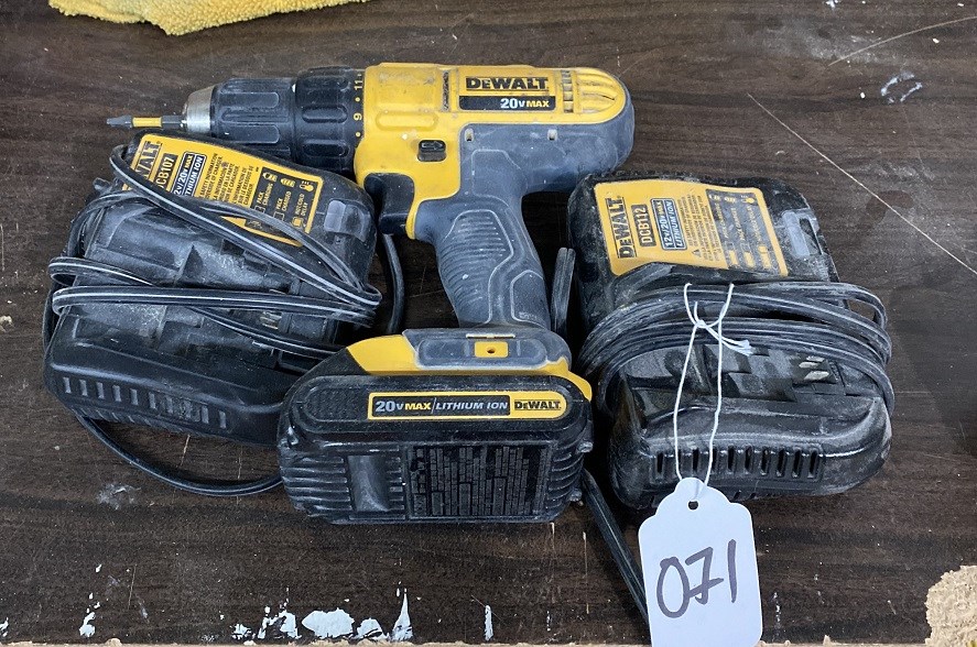 Dewalt Drill & Grease Guns  -  Collingwood, ON