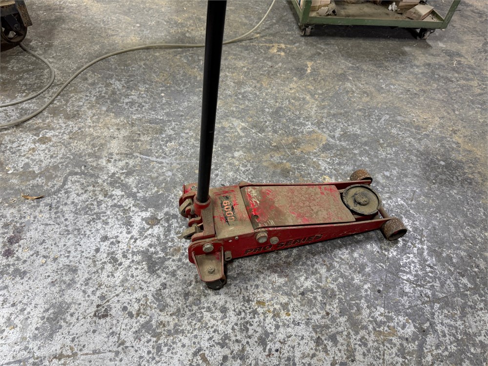 Pro Series 6000 lb Floor jack