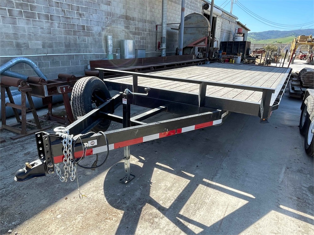 Carry-On Flatbed Trailer
