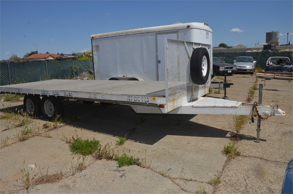 Flat bed trailer