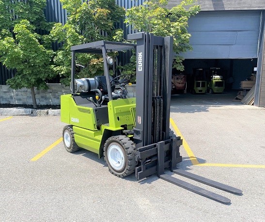 Clark "GPS25" Pneumatic Forklift - 5000 lb lift Capacity, SS, 3 Stage, Propane