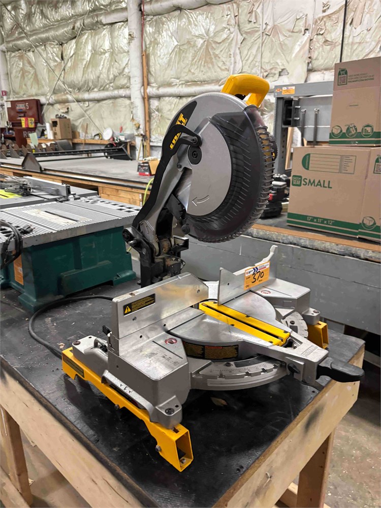 DeWalt "DW715" Compound Miter Saw