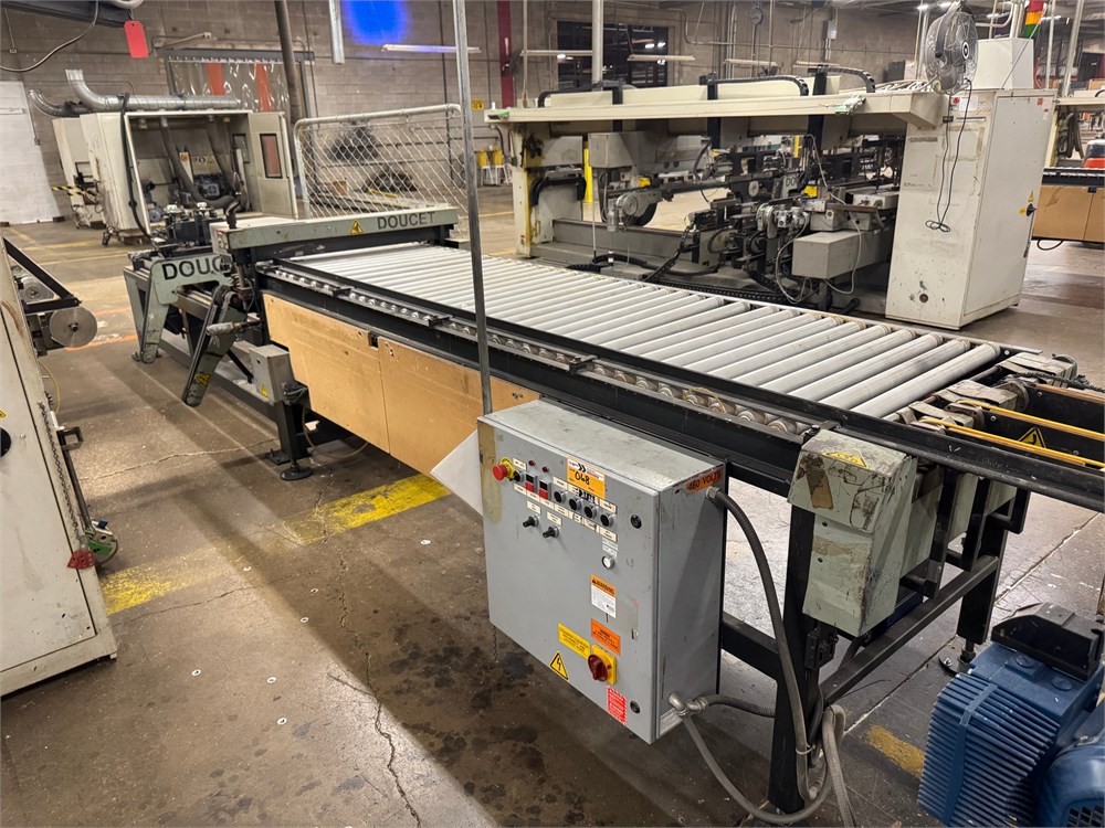 DOUCET "MSP-CR-TRFC" Lateral Feed Conveyor