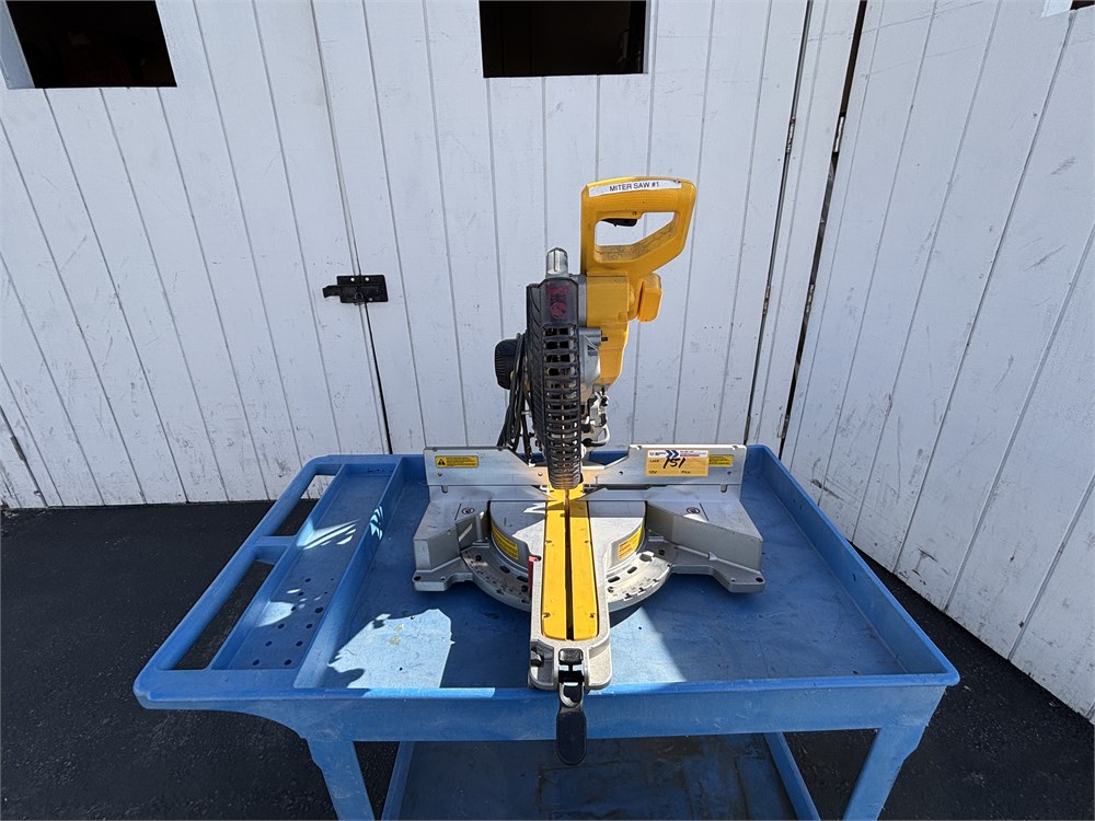 DeWalt "DWS780" Sliding Miter Saw w/Cart