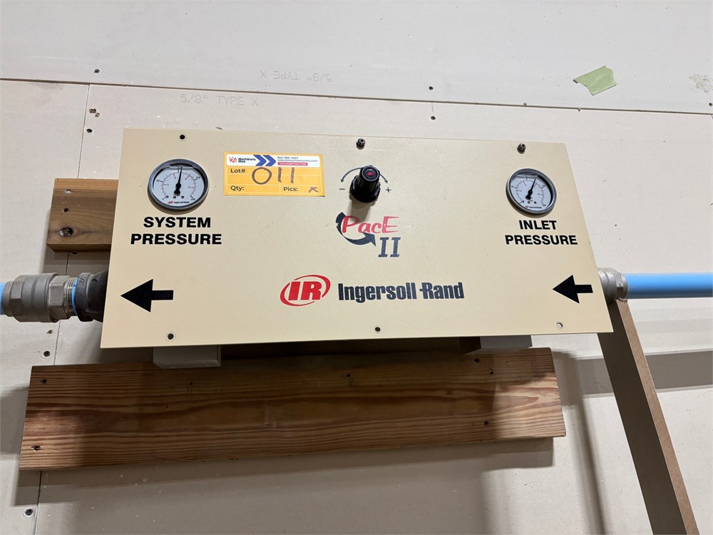 Ingersoll Rand "PacE II" High-Capacity Air Regulator & Blue Pipe