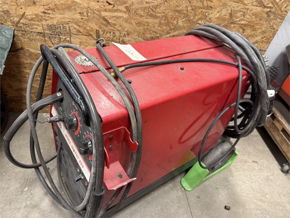 Lincoln "Wire-Matic 255" Welder