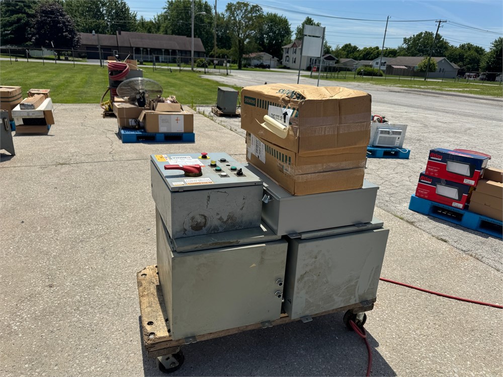Lot of Heavy Duty Safety Switches as pictured