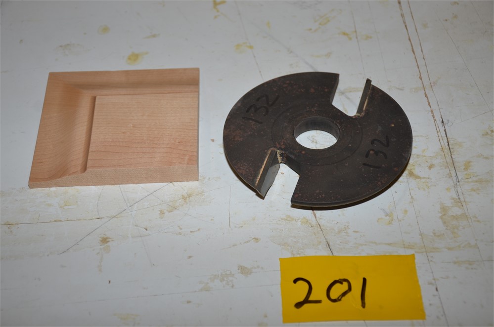 Raised panel carbide cutter head
