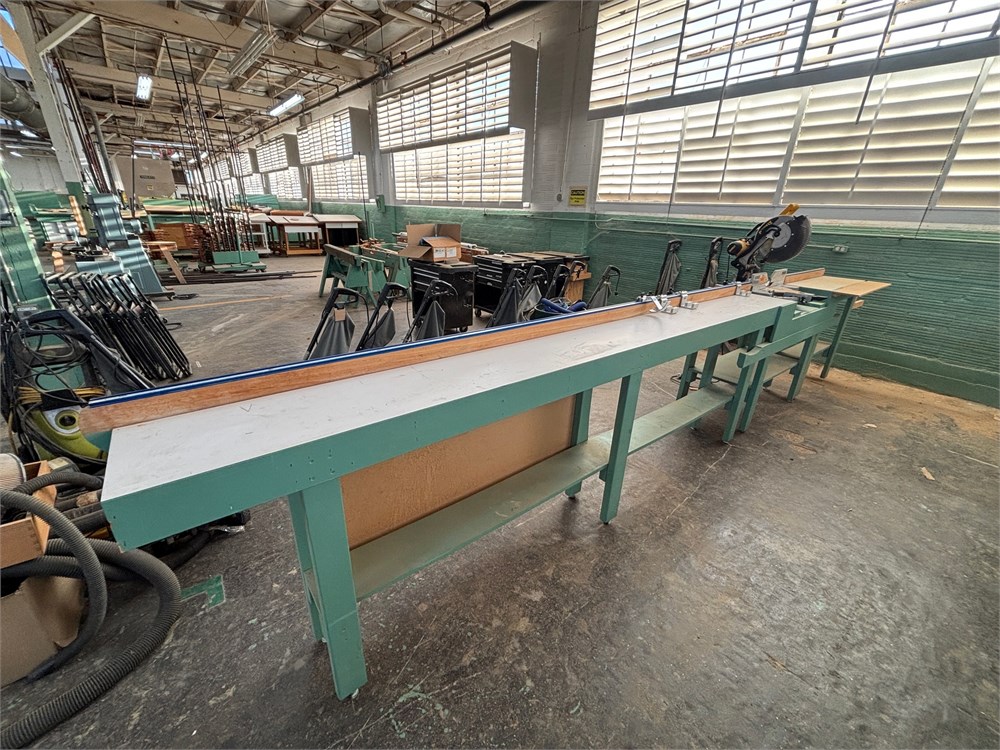 DeWALT "DW716" 12" Double Bevel Compound Miter with Table