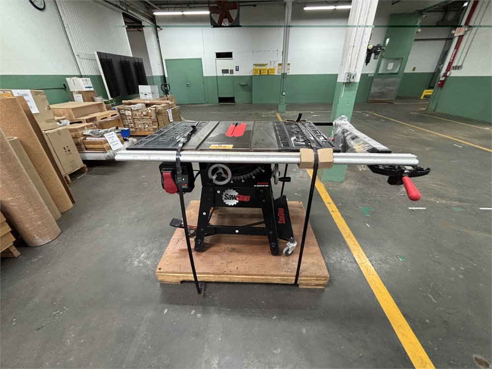 SawStop"CNS175"  10" Contractor Saw