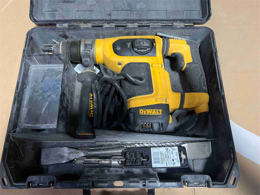 DeWalt "D25413" Rotary Hammer