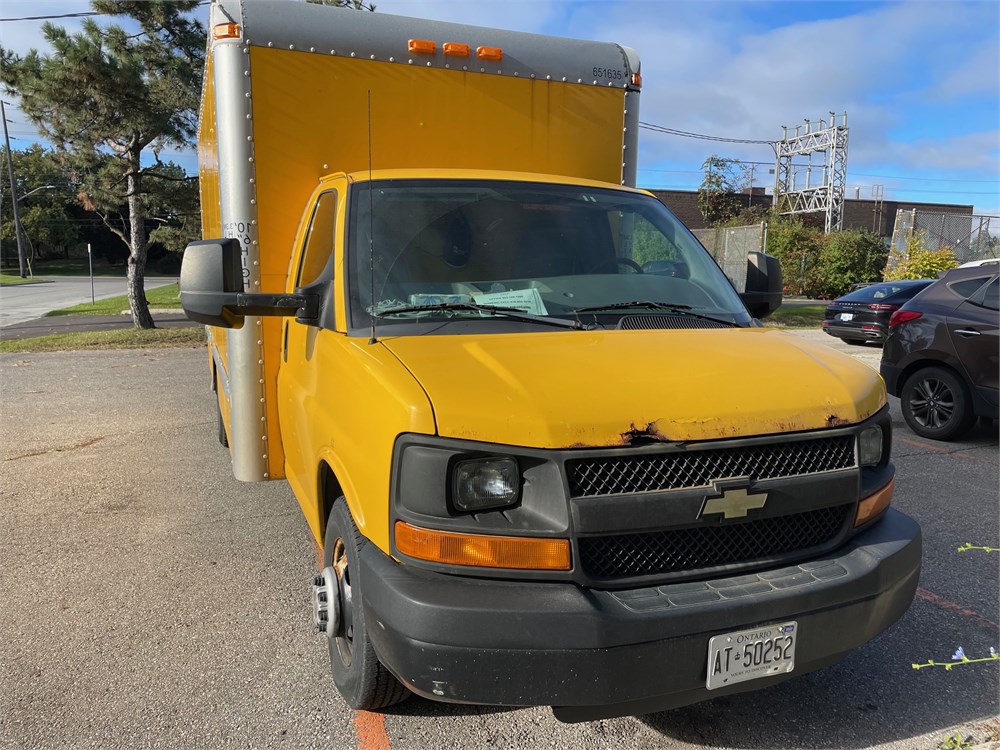 GMC "3500" Cube Van yr 2012 - Brampton, ON