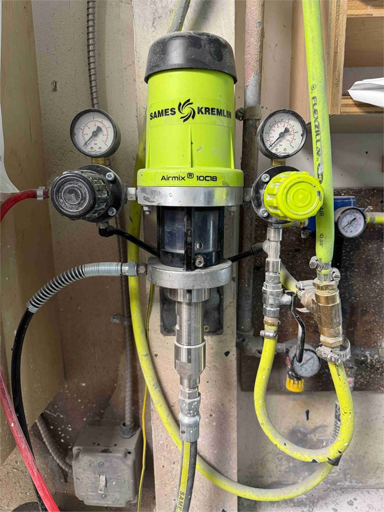 Kremlin "Airmix 10C18" Paint Pump & Spray Gun