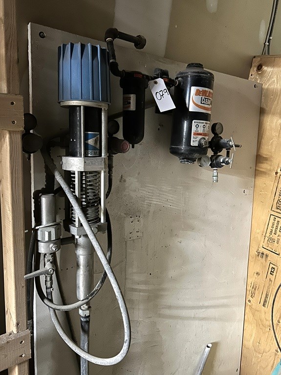 Kremlin "2025" Spray Pump & Devilbis Regulator