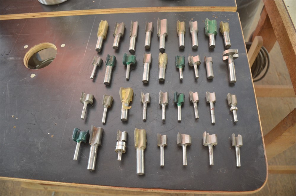 Lot of router bits