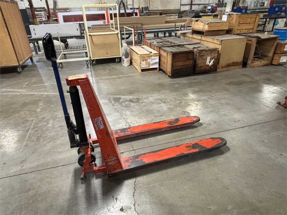 BT "HHM-100" Pallet Jack