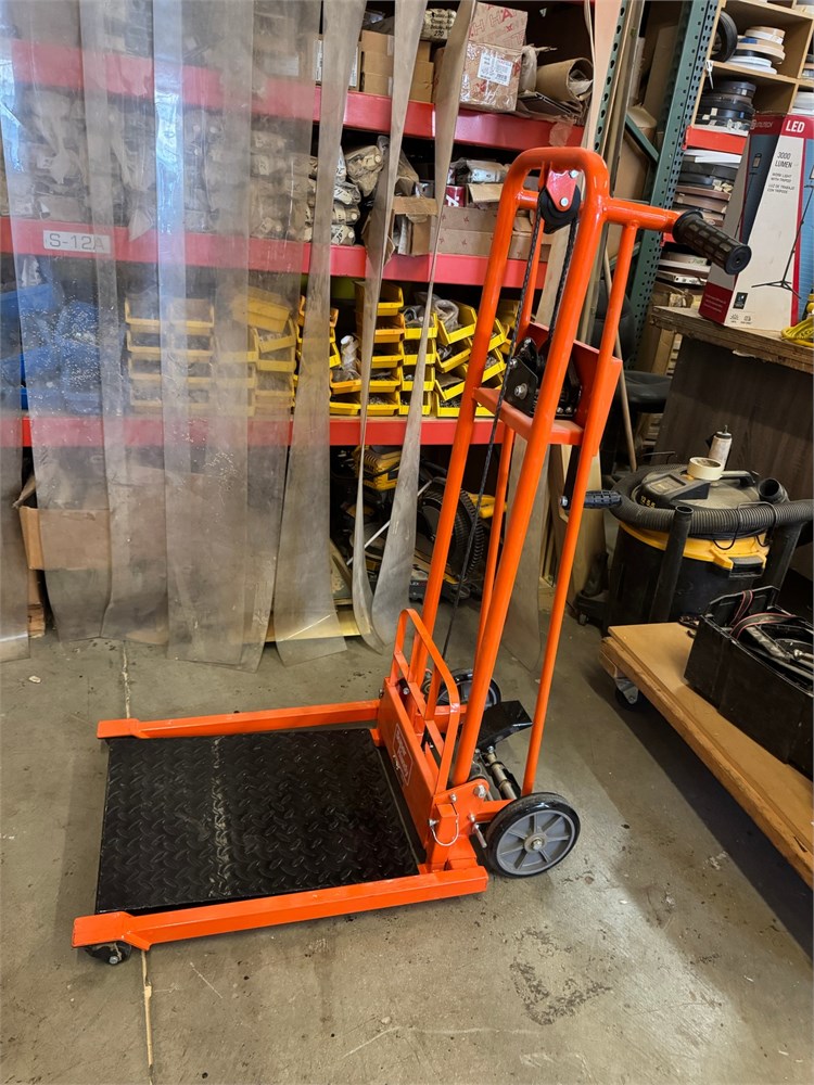 Super Handy Material Lift