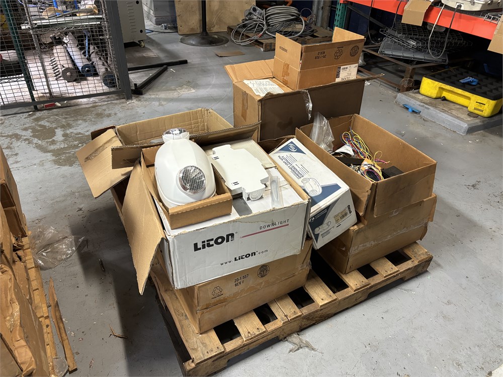 Pallet of Emergency Lights & Exit Signs