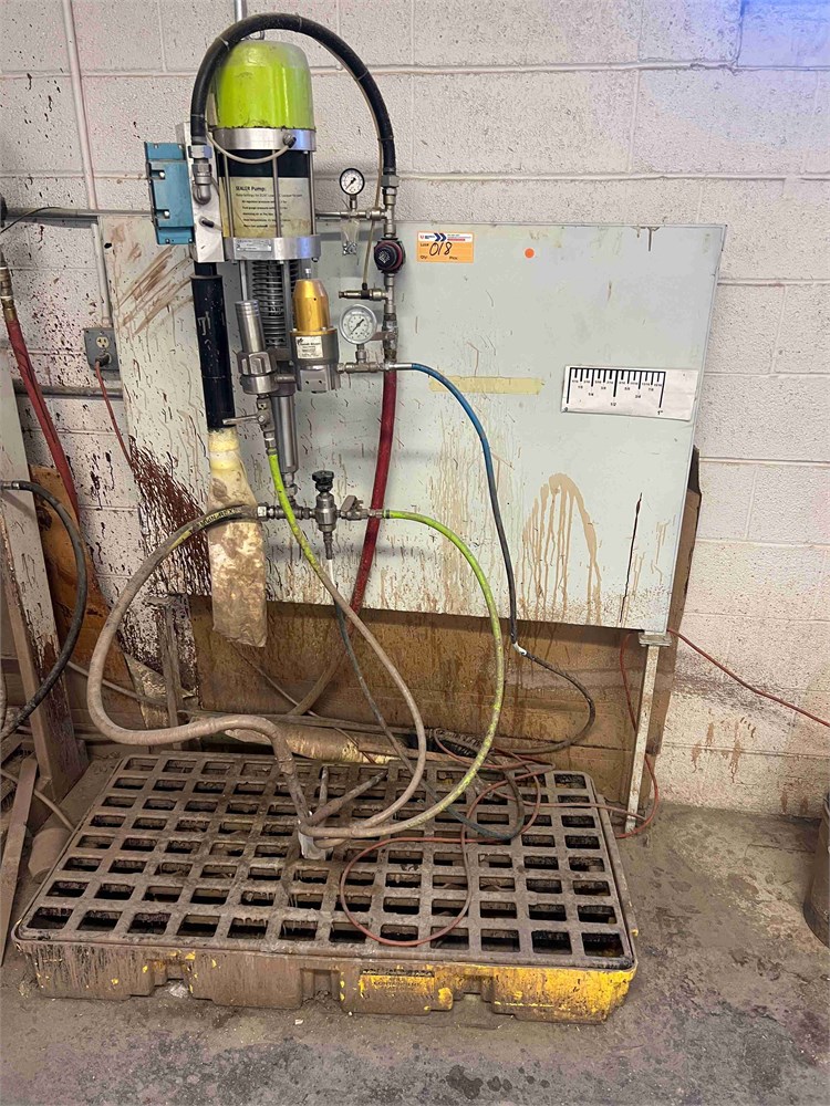 Kremlin "Rexson" Paint Pump & Stand