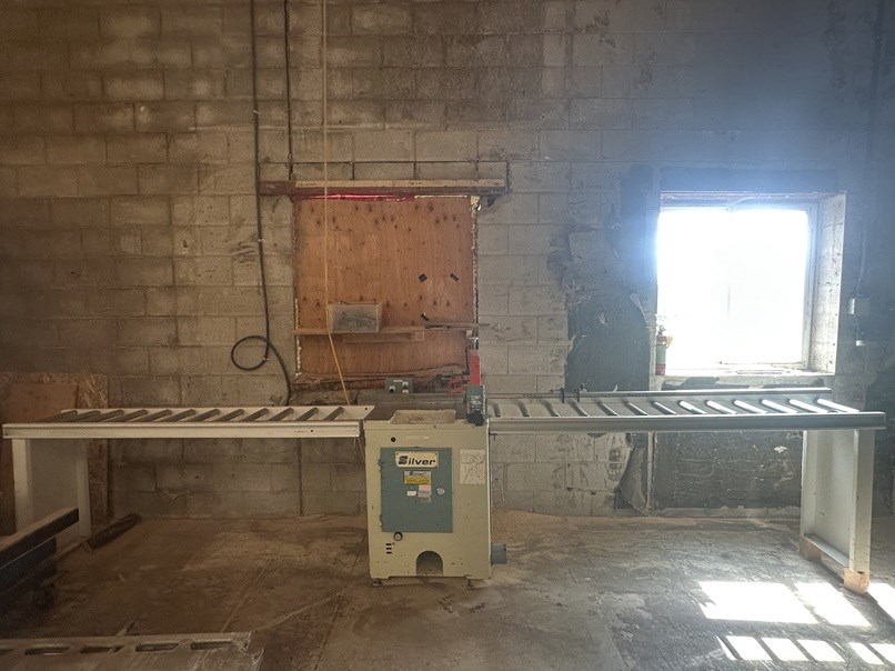 Silver "SYFC-18R" Upcut Saw - Shelburne, ON