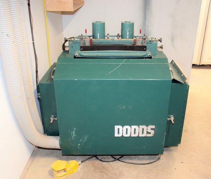 DODDS 15 SPINDLE DOVETAILOR * FOOT PEDAL OPERATED C/W EXTRA BITS