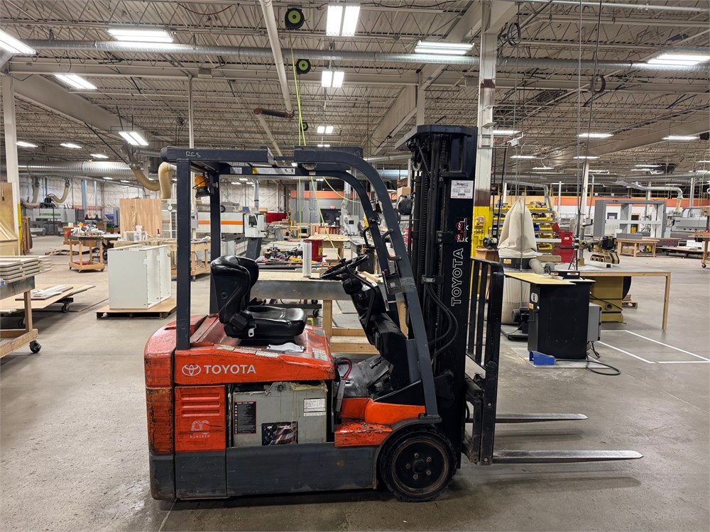 Toyota "7FBEU18" 3000LB Electric Forklift