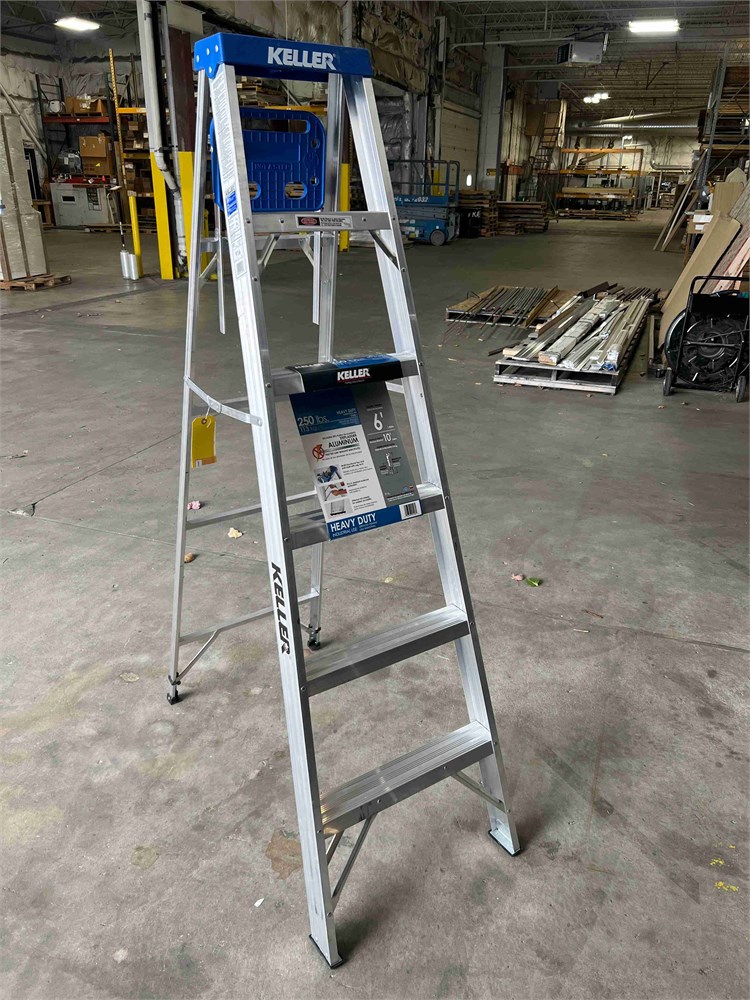 Keller 6' Step Ladder - New