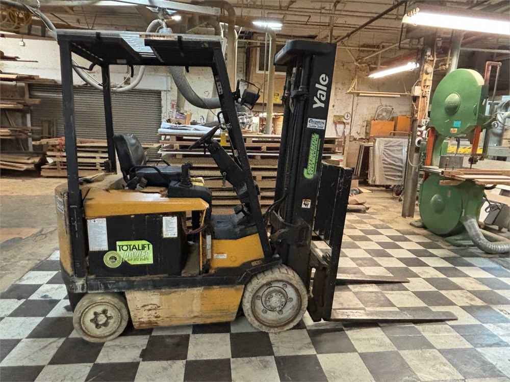 Yale "ERC050RGN36TE088" Forklift