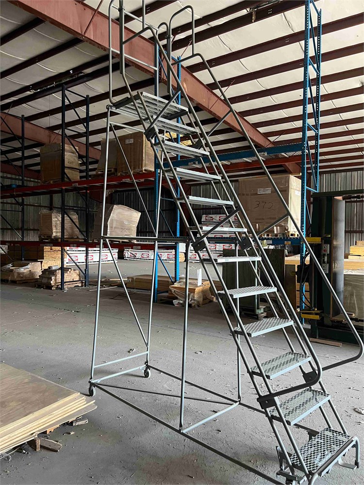 Uline Mobile Step Ladder